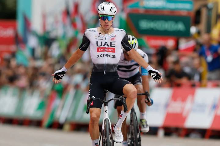 La Vuelta será la última competencia de Ayuso con UAE y no irá a la “carrera castigo”