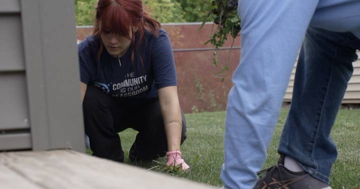 'Redefine this day': Oshkosh North High School students hold 9/11 Day of Service