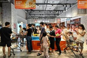 Schools shut, flights cancelled as Typhoon Ragasa nears Hong Kong