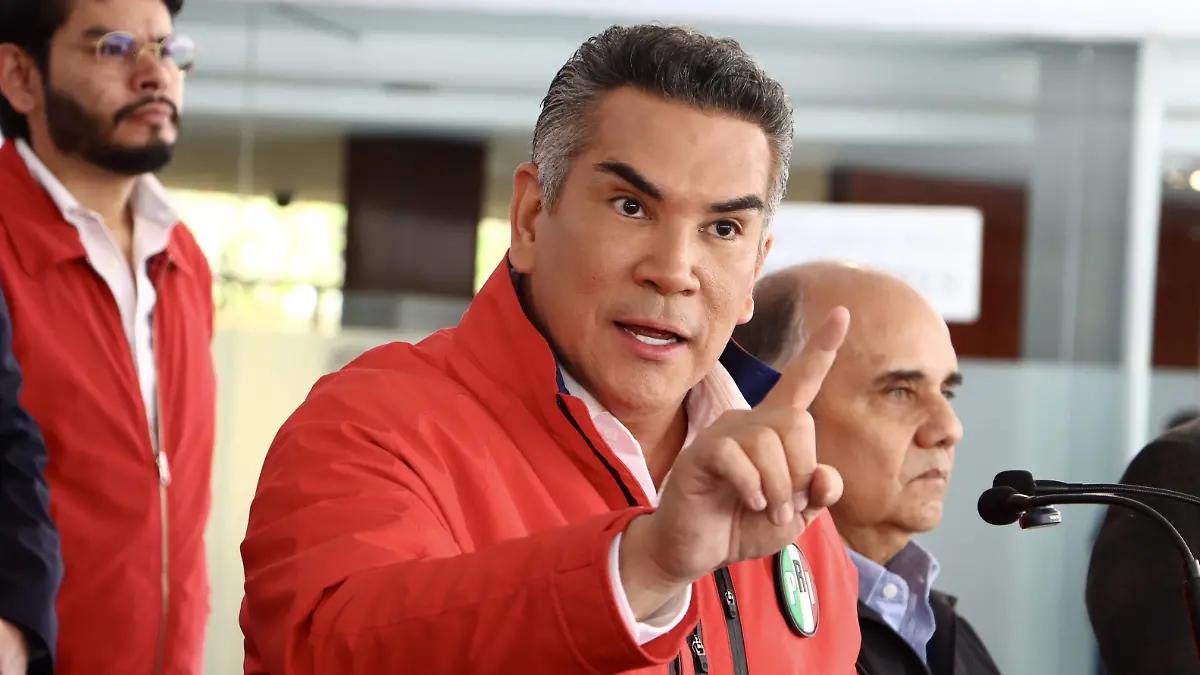 Alejandro Moreno lleva a Washington acusaciones contra Morena
