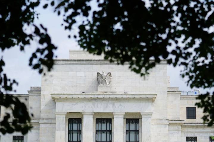 As job market weakens, Fed seen restarting rate cuts this month