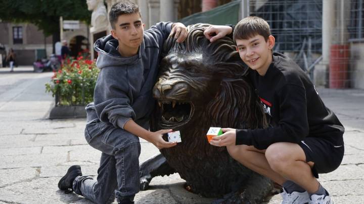 León ruge con los chicos más veloces del cubo de rubik