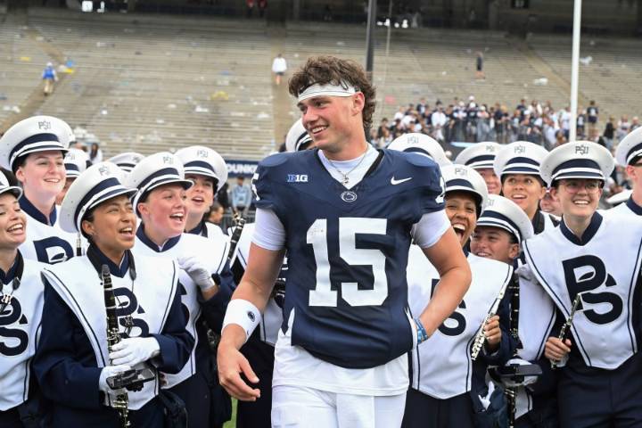 Oregon jumps to No. 4 in AP Top 25 behind Ohio St, Penn St, LSU; Illinois, Florida State into top 10