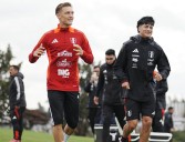 Selección peruana entrenó con Oliver Sonne y Kenji Cabrera en Montevideo
