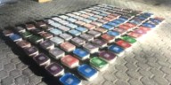 Procesan a dos hombres que llevaban casi 300 kilos de metanfetamina en un tractocamión en Baja California