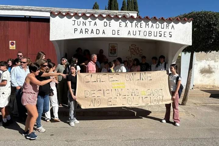Se desbloquea la crisis del transporte escolar en Extremadura y este miércoles 5.000 escolares volverán a clase