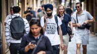 El Govern señala que los inmigrantes aportan el 10% a la Seguridad Social y sólo reciben un 1% en prestaciones