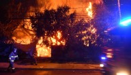 Banderazo de hinchas de la U provocó incendio en exterior de hotel en La Serena previo al duelo con Alianza Lima