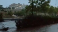 La lluvia obliga a cortar la Z-30 en el 'Barranco de la Muerte' de Zaragoza, escenario de la gran riada de 2023