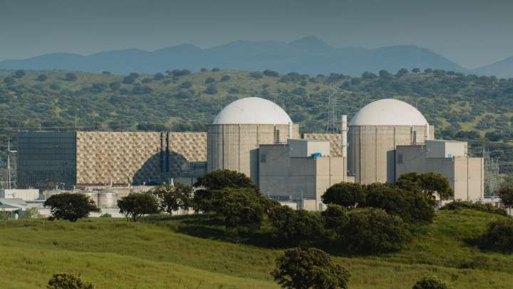 La Junta de Extremadura adecuará la fiscalidad si de ello depende el mantenimiento de la Central de Almaraz