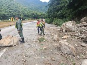 Autoridades atienden tramos afectados por fuertes lluvias de la autopista Valencia-Puerto Cabello 7 de septiembre de 2025 | Carabobo El presidente de Invialca, Wuilder Palermo, señaló que los funciona