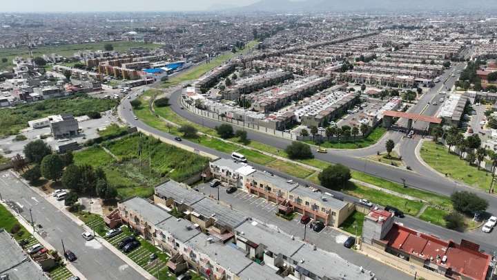 Auxilia Guardia Civil de Tecámac en la recuperación de 19 viviendas invadidas