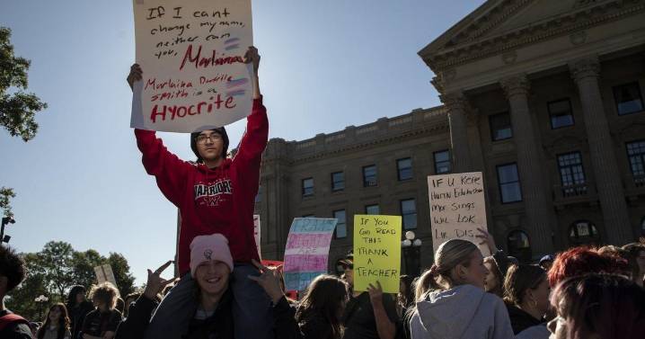 Offer for Alberta teachers includes same pay with COVID shots, voting starts Saturday
