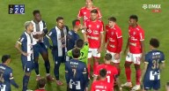 Carlos Zambrano se va expulsado en el Cienciano vs. Alianza Lima | VIDEO El defensor Carlos Zambrano volvió a salir expulsado con Alianza Lima. Esta vez en el Cusco ante Cienciano.