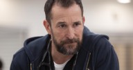 Noah Wyle le arrebata el Emmy a Pedro Pascal y Adam Scott