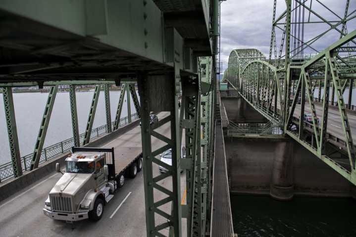 I-5 Bridge replacement slogs through permitting as costs rise Free