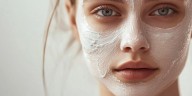 ¿Cómo usar la maicena para eliminar manchas de la cara?