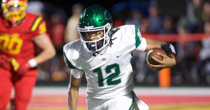 Suburban Life football notebook: Glenbard West QB AJ Rayford makes memorable debut at new school