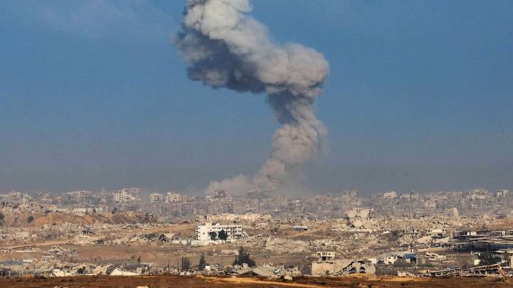 Israel arrasa Gaza en su segundo día de ofensiva terrestre: hospitales colapsados y casi 200 fallecidos