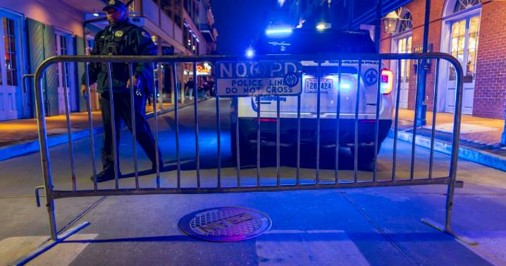1 dead, 3 wounded in overnight shooting on Bourbon Street, New Orleans police say
