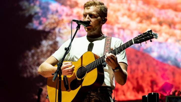 Tyler Childers to headline 2026 Buckeye Country Superfest