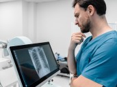 Así es la innovadora “pistola encoladora” que podría ayudar a reparar huesos rotos