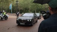 Cars believed to be escorting Prince Harry arrive for meeting with King Charles III