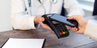 Pólizas de salud registran crecimiento récord del 23% en medio de la crisis del sistema