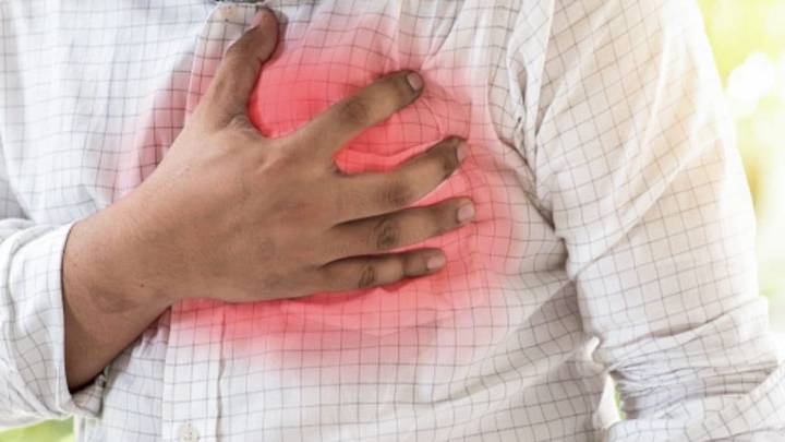 Back Pain Or Acidity? The Hidden Signs Of A Silent Heart Attack You Might Be Ignoring