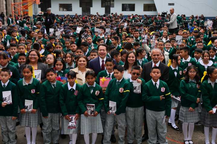 Mario Delgado inaugura ciclo escolar 2025
