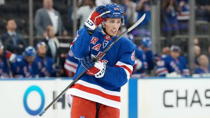 Rangers have tough decision on what to do with prospect Gabe Perreault