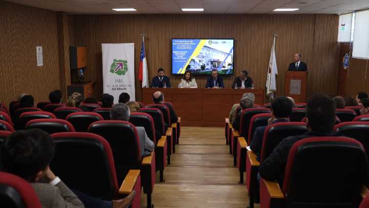 Foro sobre desarrollo regional bajo el modelo de Cuádruple Hélice realizó Junta de Adelanto del Maule en U. Autónoma