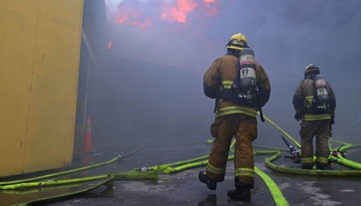 La Pintana: incendio deja una víctima fatal y cinco casas afectadas