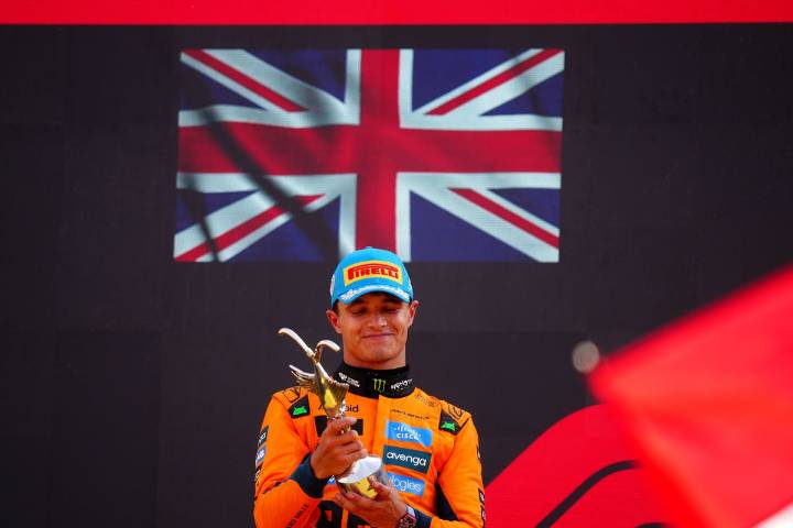 Oscar Piastri ordered to let Lando Norris past as Max Verstappen wins in Monza