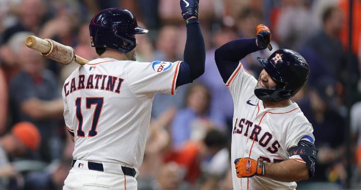 Astros sweep Rangers 5-2, take AL West lead
