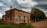 El pueblo bonaerense detenido en el tiempo que se convierte en refugio ideal en primavera