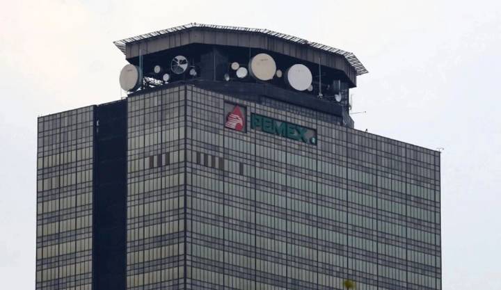Apoyo gubernamental a Pemex presionará meta sobre déficit fiscal: Moody´s