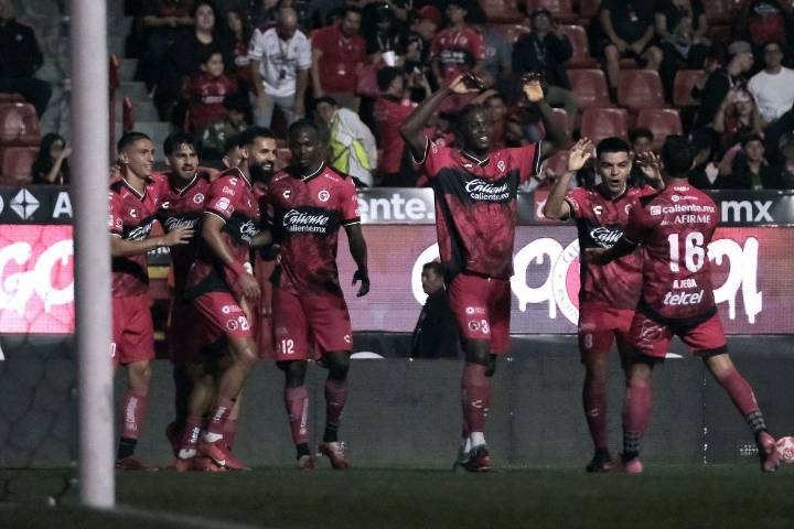 Los Xolos del ‘Loco’ Abreu golean al León y ya son quintos en la Liga Mx