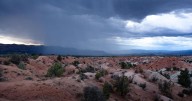 Flash flood in Southern Utah sweeps hiker downstream, leaves 7 vehicles stranded