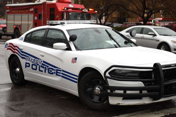 Two-vehicle crash in Detroit leaves 1 dead, damages local restaurant