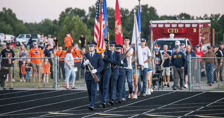 Miss Southern Illinois Teen organizes veterans appreciation ceremony