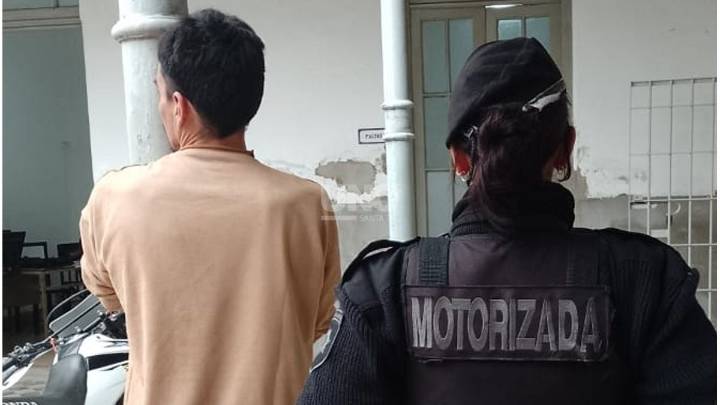 Detuvieron a un hombre de 40 años por acosar a una adolescente de 13 en el centro santafesino