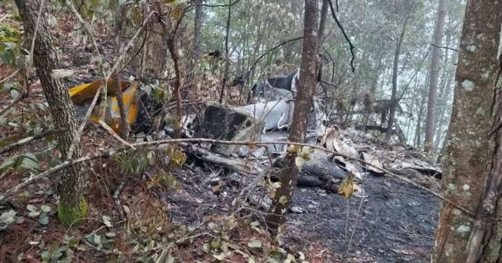 Localizan restos del helicóptero de la CFE que se desplomó en Jalisco; reportan 2 muertos