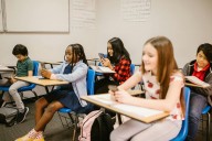 Prohíben el uso de celulares en las escuelas primarias bonaerenses