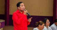 Alcalde de Suchiate, Chiapas, denuncia intento de extorsión con video donde baila vestido de mujer