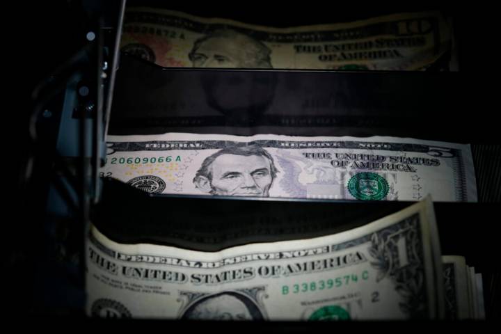 Arizona minimum wage set to rise to $15.15 an hour in January