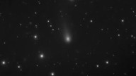 Impactante imagen de la creciente cola del cometa interestelar 3I/ATLAS