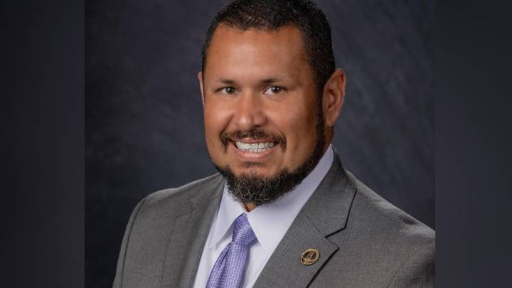 San Benito extends super’s contract; boosts pay by $20,000