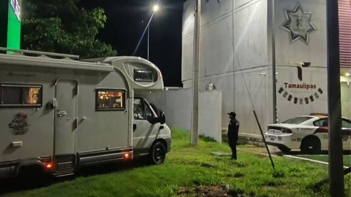 Familia de Franceses Recorre Tamaulipas en Casa Rodante