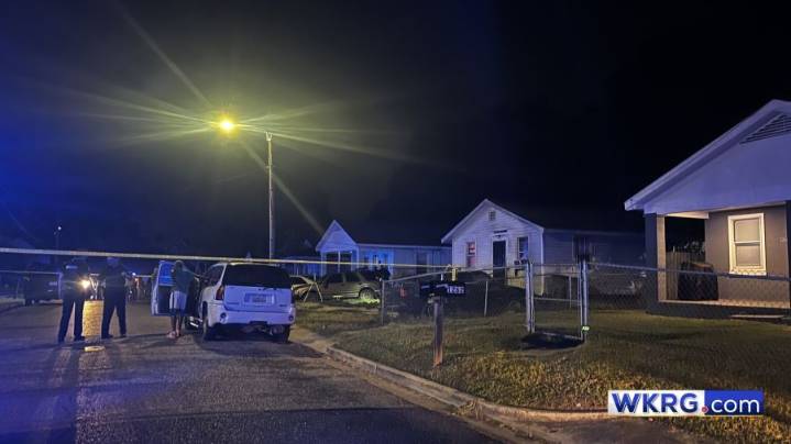 Mobile police investigating homicide on Persimmon Street